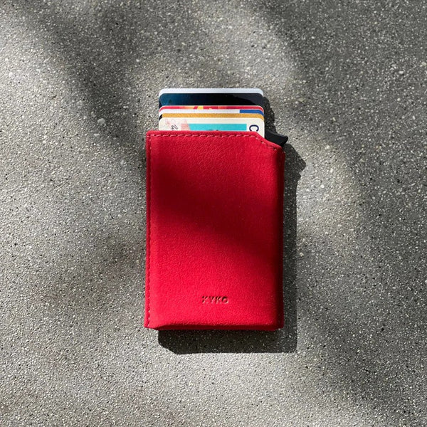 Minimalist Leather Wallets: The Ultimate Accessory for the Modern Man